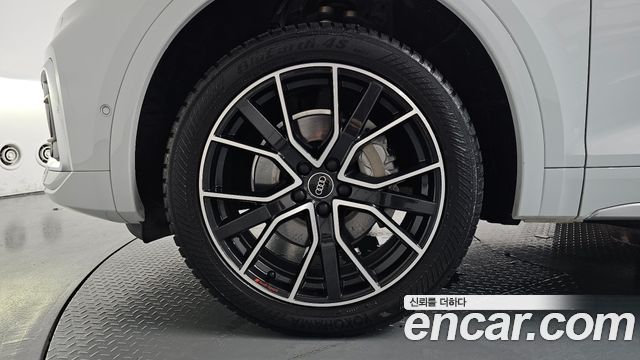Audi Q5 FY 40 TDI Quattro Sportback Premium - фото 4
