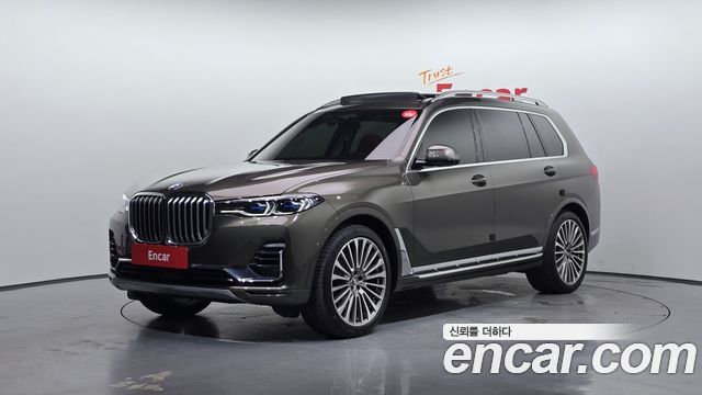 BMW X7 G07 xDrive 40i Design Pure Excellence 6-Seater - фото 0