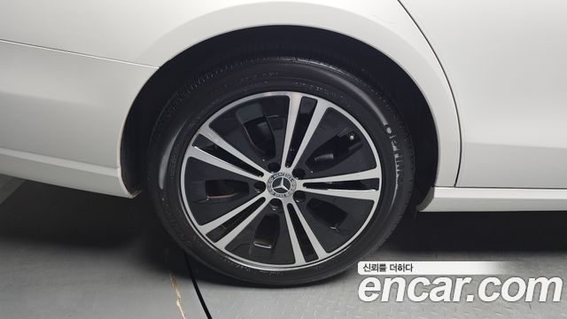 Mercedes-Benz E-Class W213 E250 Avantgarde - фото 4