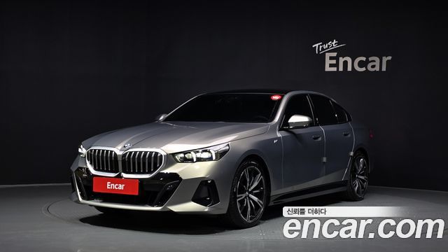 BMW 5 Series G60 530i xDrive M Sport - фото 0