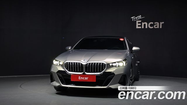 BMW 5 Series G60 530i xDrive M Sport - фото 2