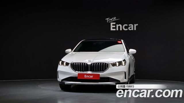 BMW 5 Series G60 523d - фото 2