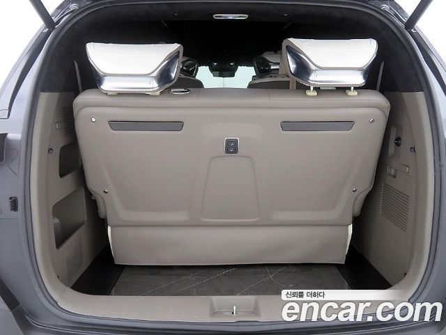 Kia Carnival Новый 4-го поколения HEV 9-Seater Hi-Limousine (Special vehicle) - фото 4