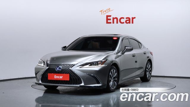 Lexus ES 300h 7-го поколения Supreme - фото 0