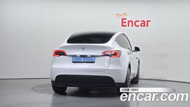 Tesla Model Y RWD - фото 3