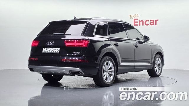 Audi Q7 45 TFSI Quattro - фото 1