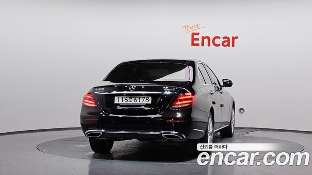 Mercedes-Benz E-Class W213 E300 4MATIC Exclusive - фото 3