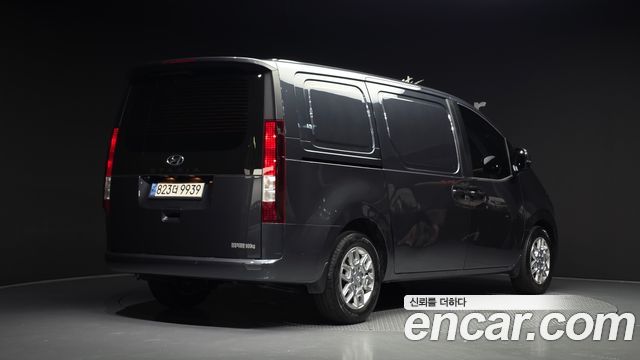Hyundai Staria Cargo 3-Seater Modern - фото 1