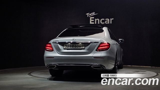 Mercedes-Benz E-Class W213 E300e Exclusive - фото 3