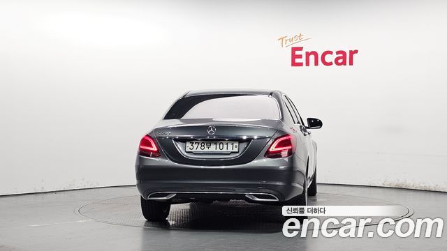 Mercedes-Benz C-Class W205 C200 Avantgarde - фото 2