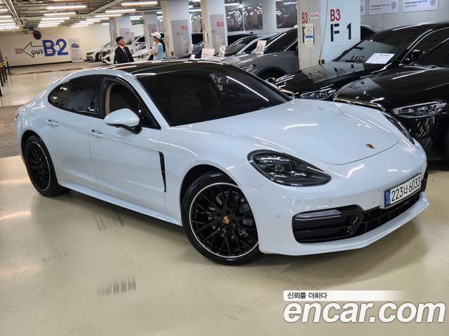 Porsche Panamera 3.0 AWD - фото 0