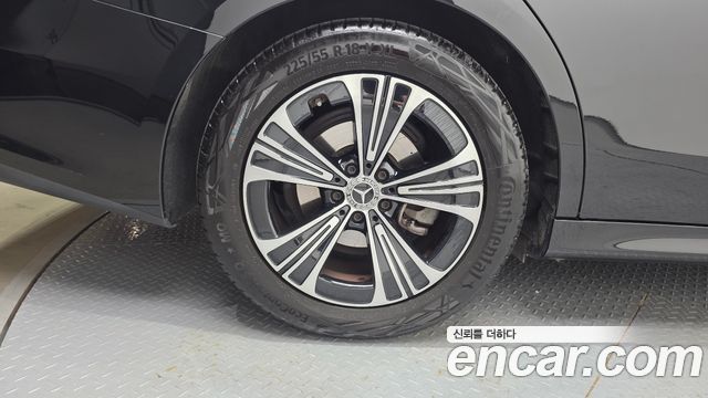 Mercedes-Benz E-Class W214 E200 Avantgarde - фото 4