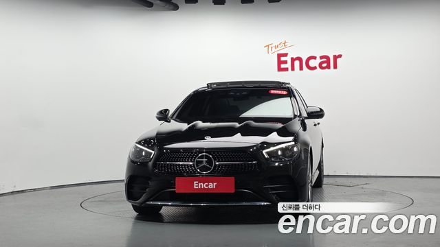 Mercedes-Benz E-Class W213 E350 4MATIC AMG Line - фото 1
