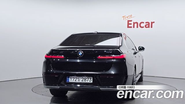 BMW 7 Series G70 740d xDrive Design Pure Excellence - фото 3