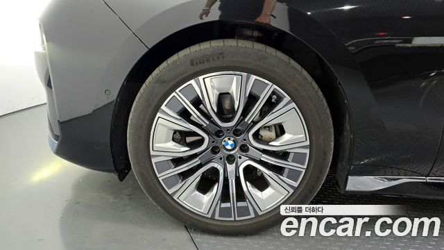 BMW 7 Series G70 740d xDrive Design Pure Excellence - фото 4