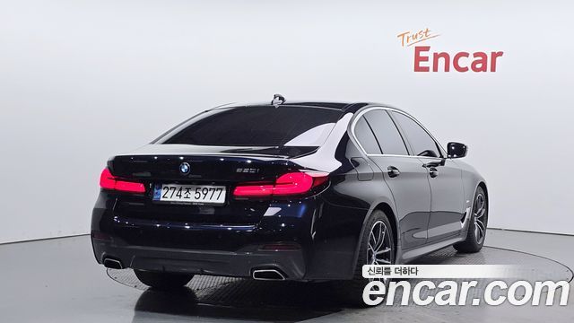 BMW 5 Series G30 520i M Sport - фото 1