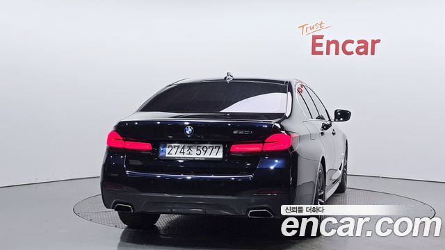 BMW 5 Series G30 520i M Sport - фото 3