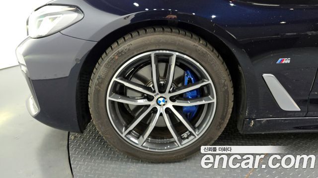 BMW 5 Series G30 520i M Sport - фото 4