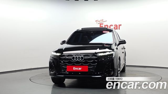 Audi Q7 55 TFSI Quattro Premium - фото 1