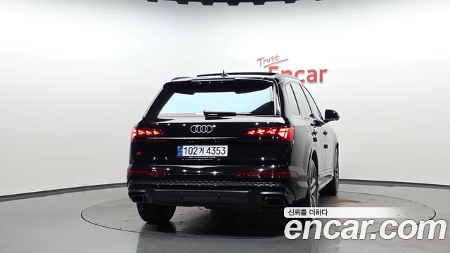 Audi Q7 55 TFSI Quattro Premium - фото 2