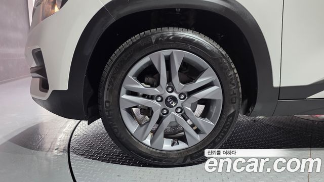 Kia Seltos Diesel 1.6 2WD Prestige - фото 4