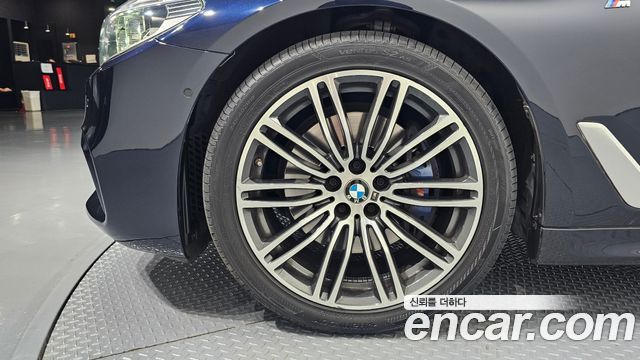 BMW 5 Series G30 530i xDrive M Sport Package Plus - фото 3