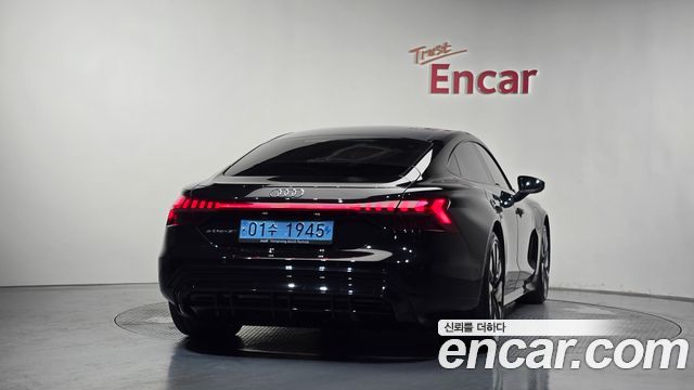Audi e-Tron GT GT quattro - фото 3