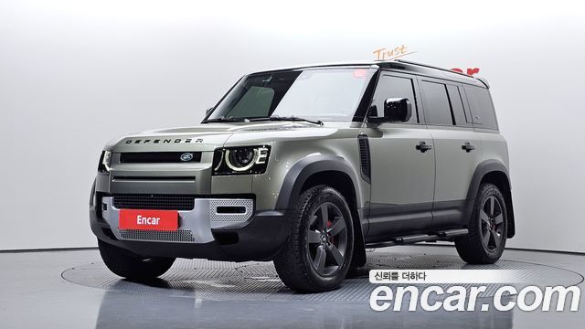 Land Rover Defender L663 110 D250 SE - фото 0