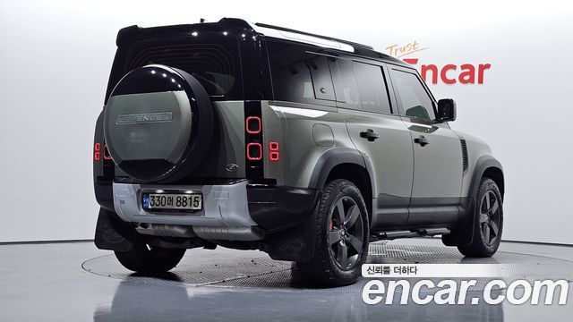 Land Rover Defender L663 110 D250 SE - фото 1