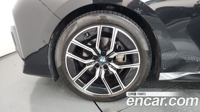 BMW 7 Series G70 740d xDrive M Sport - фото 4