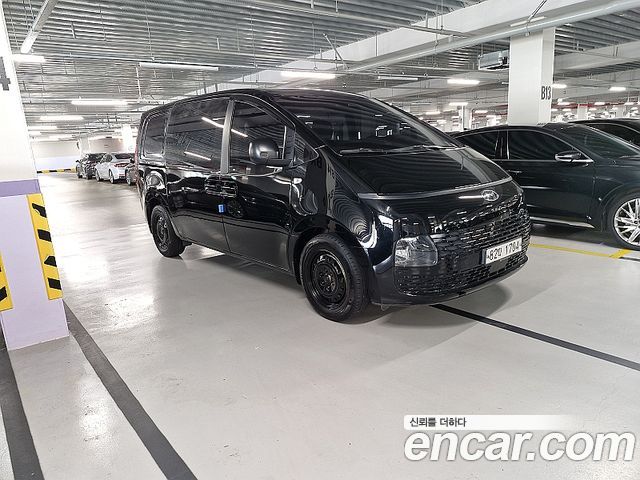 Hyundai Staria Cargo 5-Seater Smart - фото 1