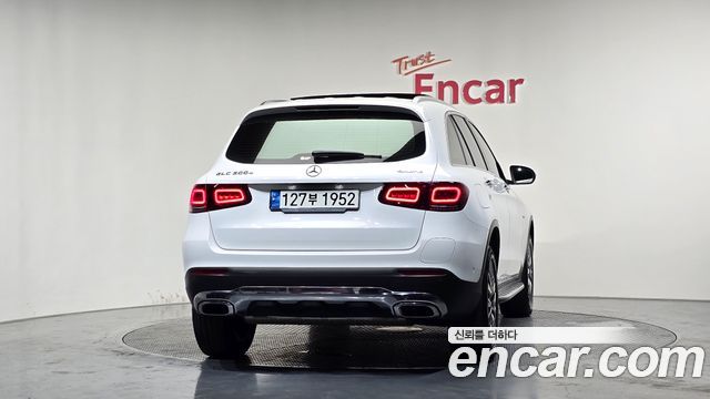Mercedes-Benz GLC-Class X253 GLC300e 4MATIC - фото 3