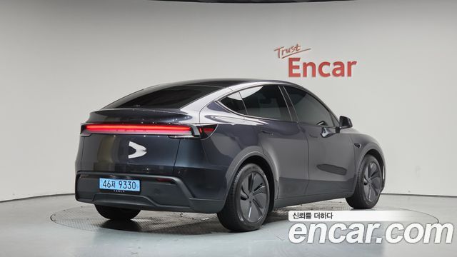 Tesla Model Y Premium RWD - фото 0