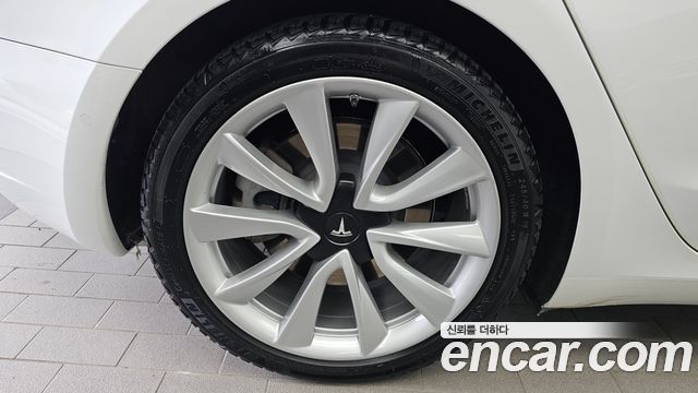 Tesla Model 3 Standard Range Plue RWD - фото 4