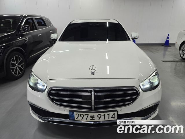Mercedes-Benz E-Class W213 E300e 4MATIC Exclusive - фото 0