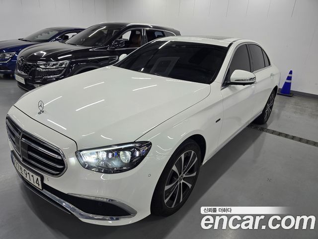Mercedes-Benz E-Class W213 E300e 4MATIC Exclusive - фото 1