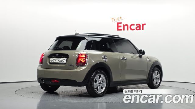Mini Cooper D Standard 3rd - фото 1