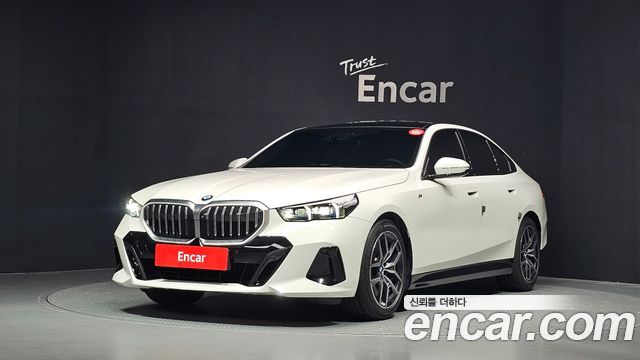 BMW 5 Series G60 520i M Sport - фото 0