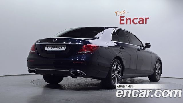 Mercedes-Benz E-Class W213 E300 Avantgarde - фото 1