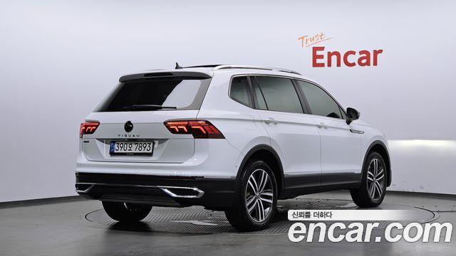 Volkswagen Tiguan Allspace 2.0 TSI Prestige - фото 1