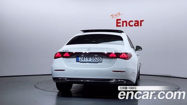Mercedes-Benz E-Class W214 E300 4MATIC Exclusive - фото 3