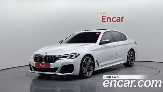 BMW 5 Series G30 M550i xDrive - фото 0