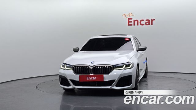 BMW 5 Series G30 M550i xDrive - фото 2