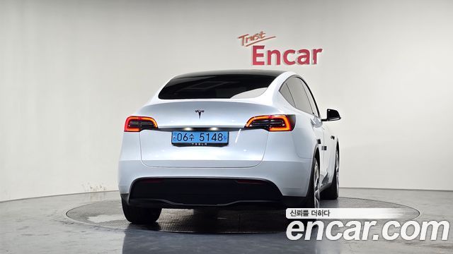 Tesla Model Y Long Range AWD - фото 3