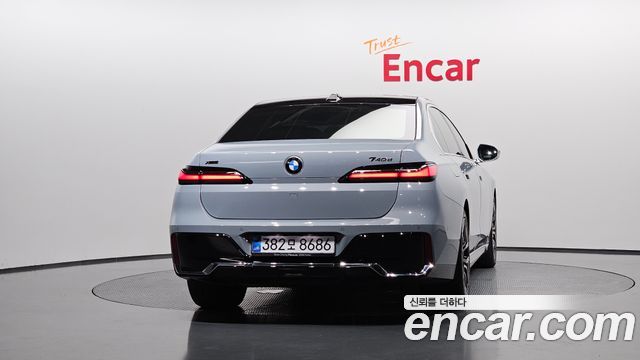 BMW 7 Series G70 740d xDrive M Sport - фото 3