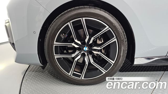BMW 7 Series G70 740d xDrive M Sport - фото 4
