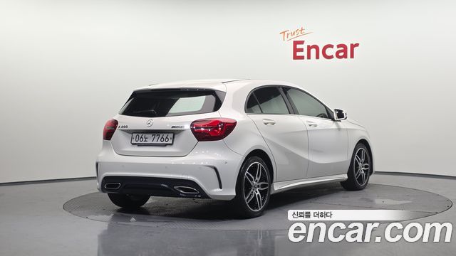 Mercedes-Benz A-Class W176 A200 AMG Line - фото 1