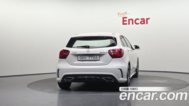 Mercedes-Benz A-Class W176 A200 AMG Line - фото 3
