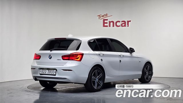 BMW 1 Series F20 118d Sport 5Door - фото 1