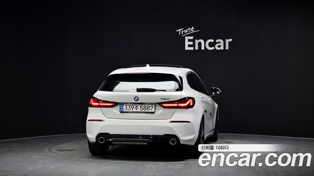 BMW 1 Series F40 118d Sport - фото 3